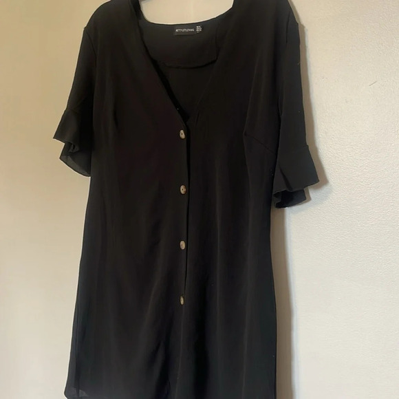 PrettyLittleThing Black button down dress bell sleeves - Picture 3 of 6